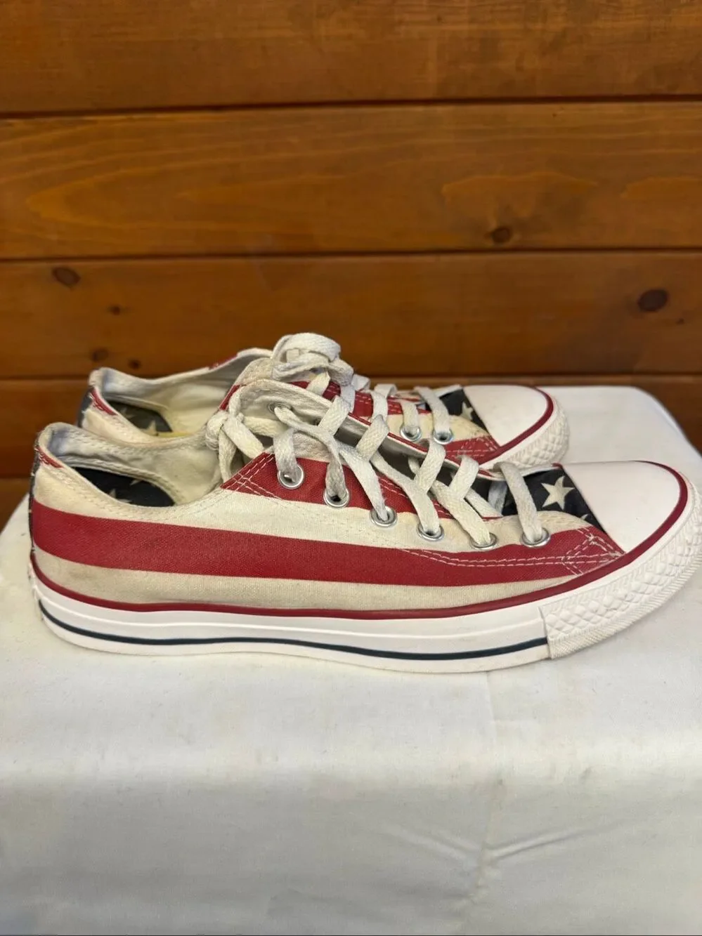 Converse Unisex Chuck Taylor All Star  sneakers  American flag Woman’s Sz 7